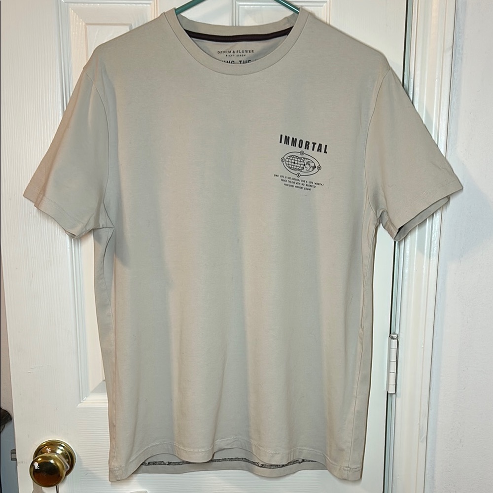 Denim & Flower men’s Short Sleeve T-Shirt. Size Medium.
